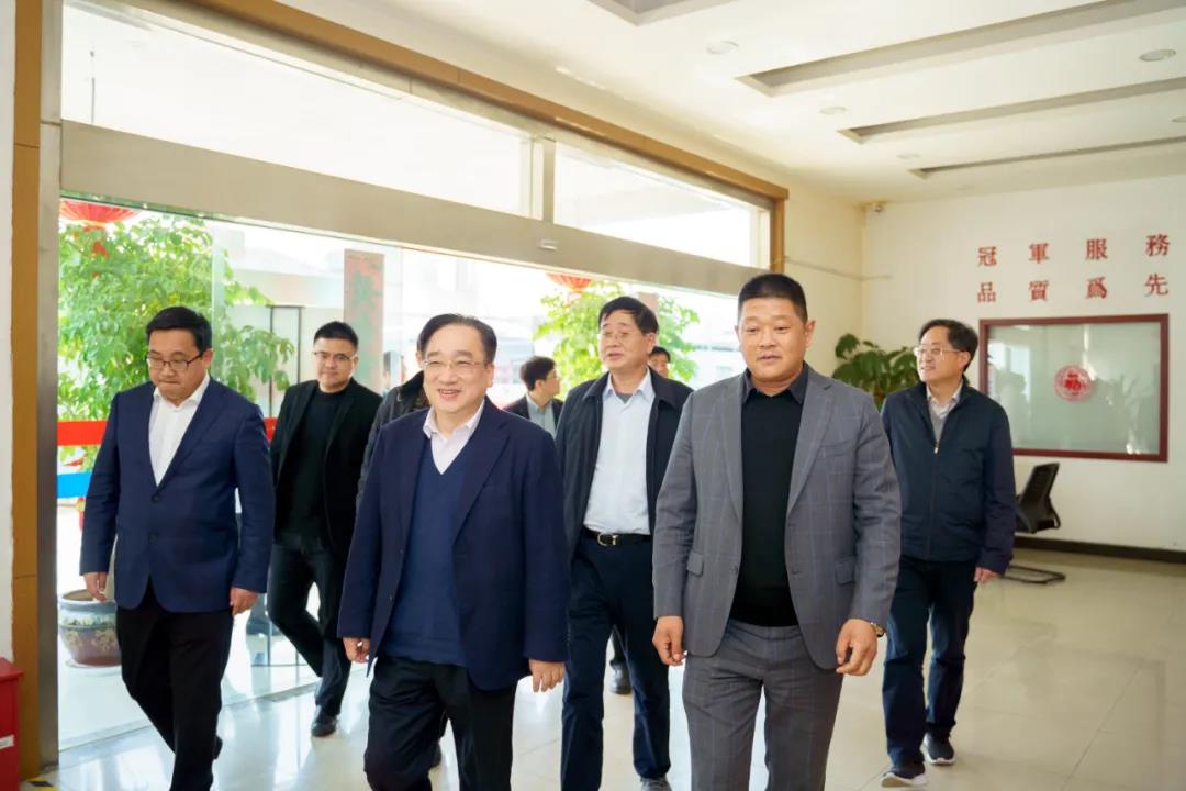 蘇州市人大常委會副主任沈國芳一行走訪調研蘇州冠科工業(yè)設備有限公司 蘇州市人大常委會副主任沈國芳一行走訪調研蘇州冠科工業(yè)設備有限公司